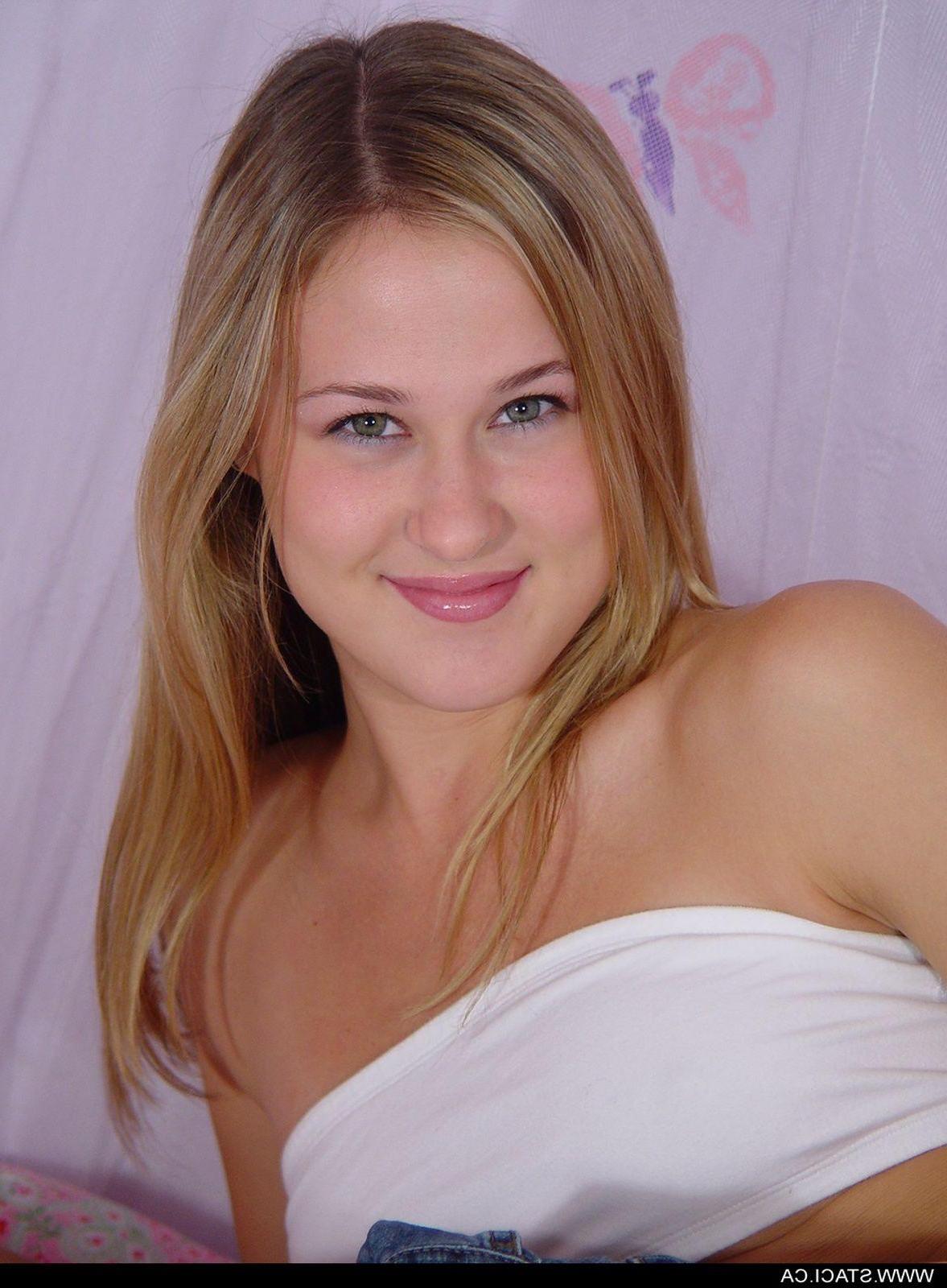 20P Pictures of teen hottie Staci.ca giving you a hot strip tease