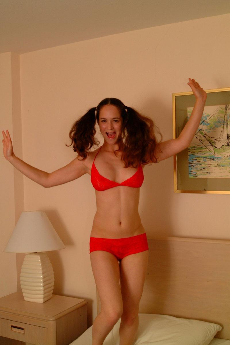 15P Pictures of Sweet Stephanie in pigtails and a bikini