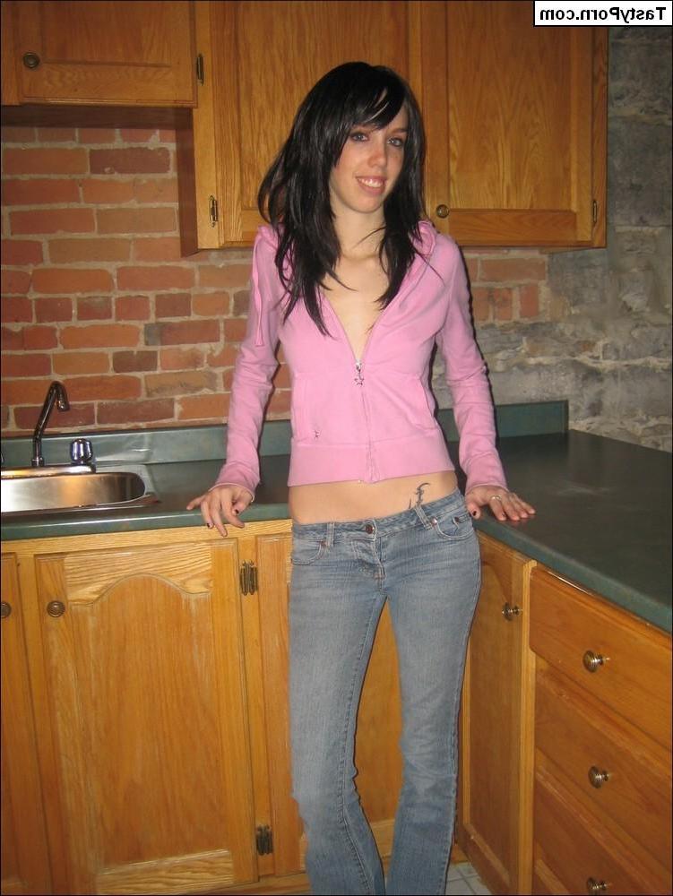 16P Pictures of teen model Tasty Julie taking her shirt off