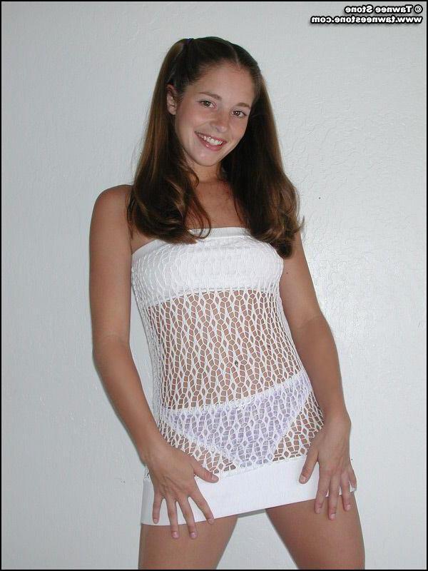 20P Pictures of Tawnee Stone giving you a hot tease
