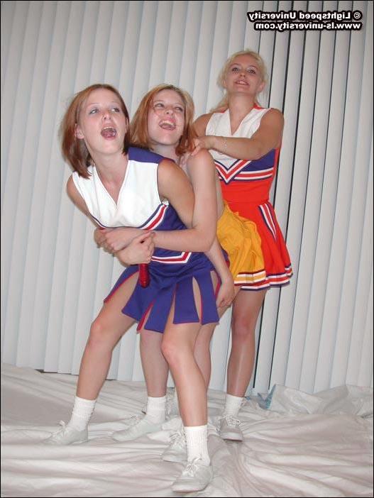 16P Pics of horny cheerleaders undressing each other