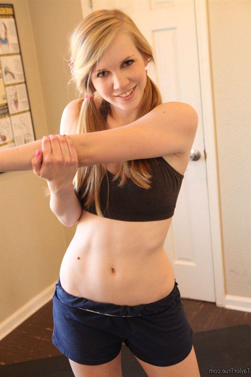 15P Pictures of teen babe Taylor True giving you a sexy tease