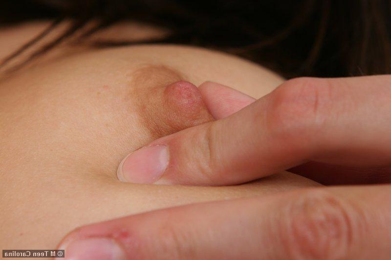 20P Pictures of Teen Carolina giving you her pussy