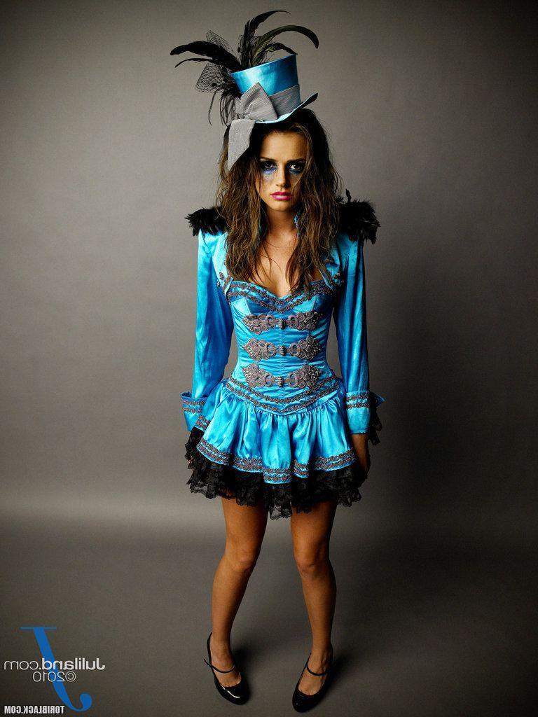 15P Bilder von der Teenagerin Tori Black, die dir künstlerische Pornos gibt