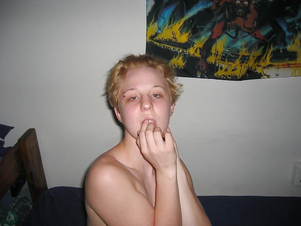 25P SHORT HAIRED COCK SLUT