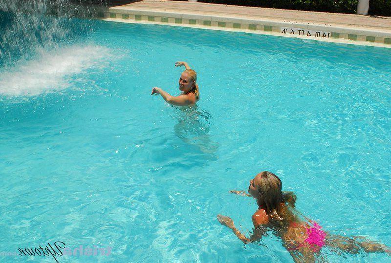 20P Pictures of Trisha Uptown showing off with her bikini friends