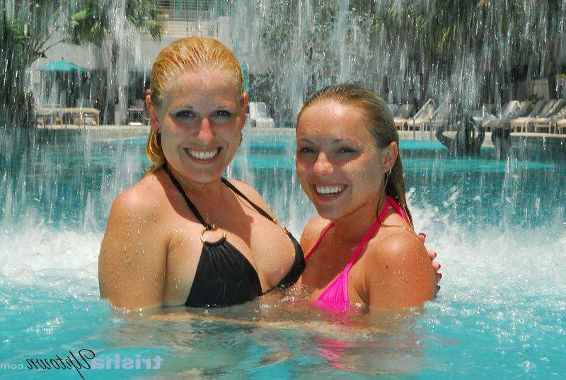 20P Pictures of Trisha Uptown showing off with her bikini friends
