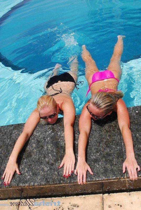 20P Pictures of Trisha Uptown showing off with her bikini friends