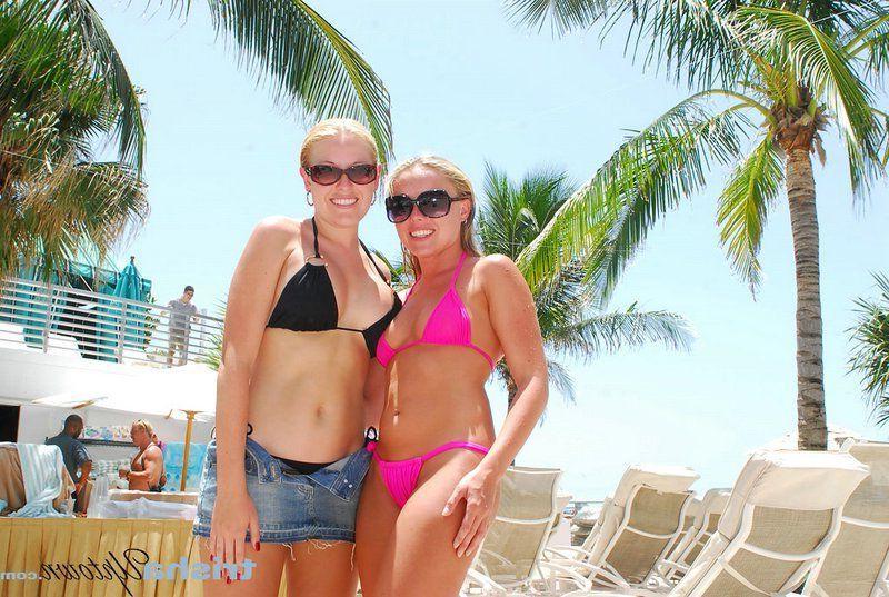 20P Pictures of Trisha Uptown showing off with her bikini friends