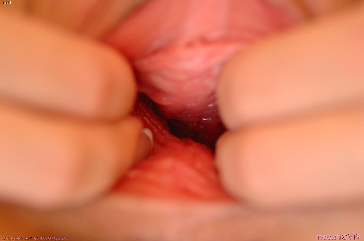 20P Pictures of Tristan Kingsley stuffing her tight teen pussy