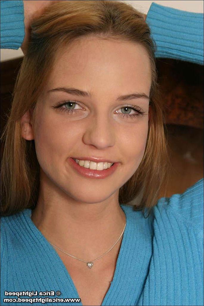 20P Pics of Erica Lightspeed giving you a tease