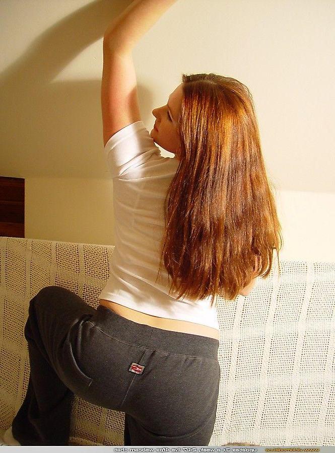 20P Pictures of Vicki Model teasing with her cuteness