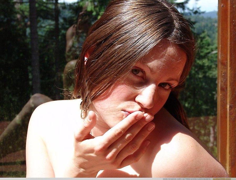 20P Pictures of Vicki Model exposing herself in the back yard