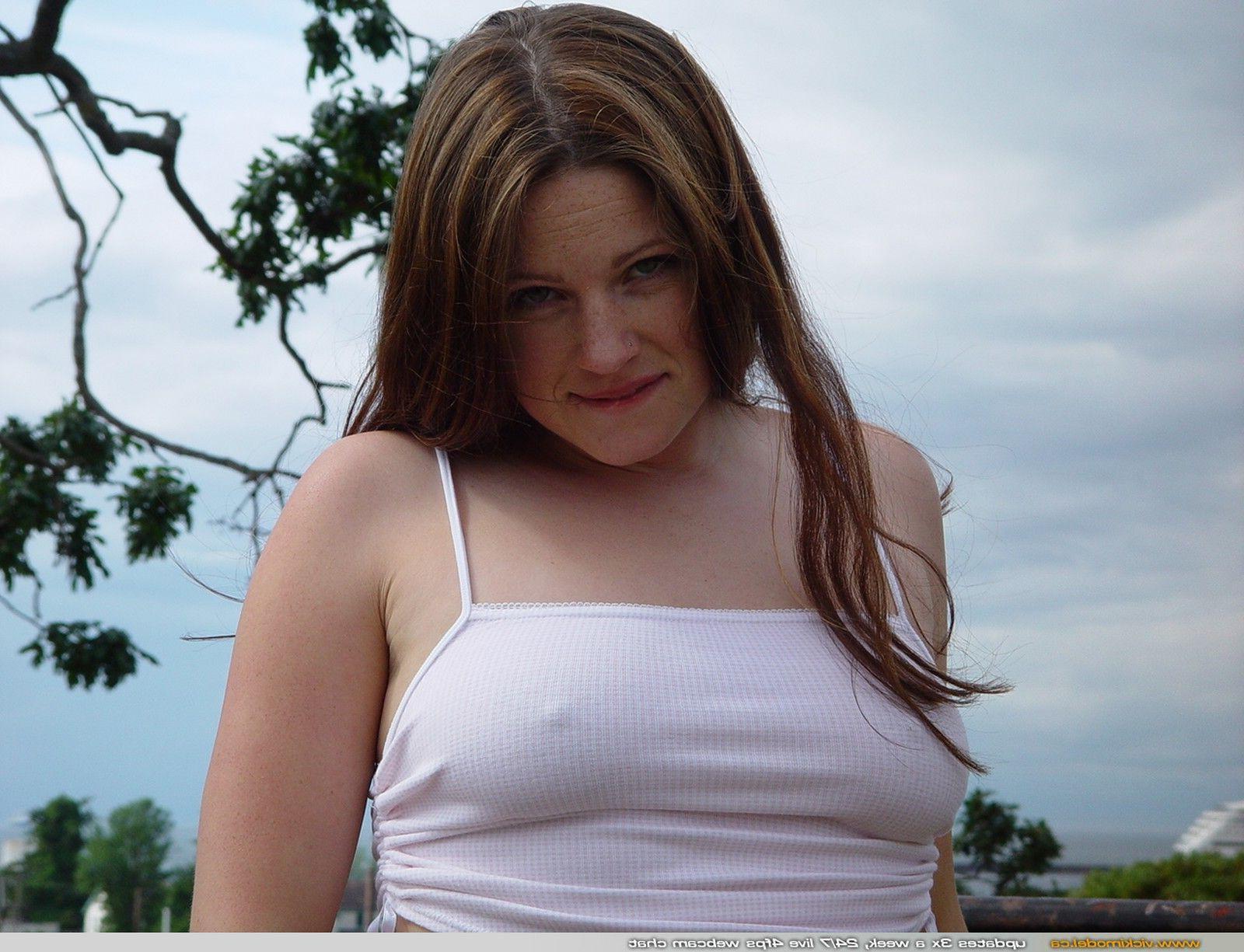 20P Pictures of teen babe Vicki Model showing her tits