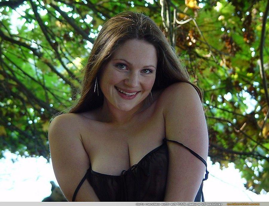 20P Pictures of teen Vicki Model dressed up for you
