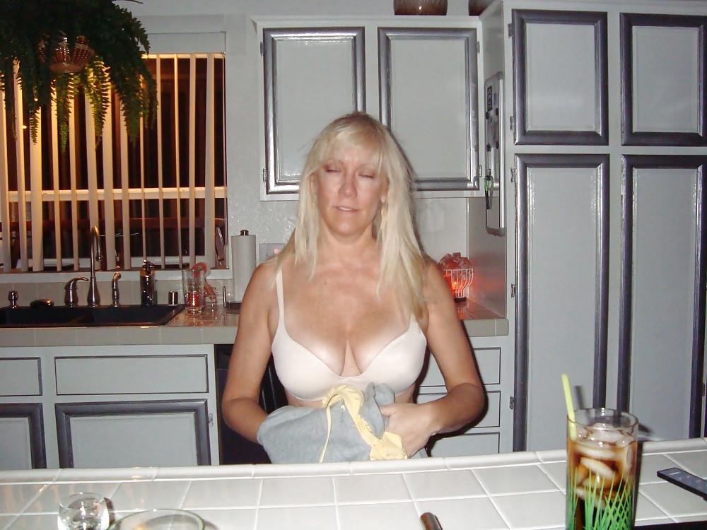25P FUCKED HORNY MATURE