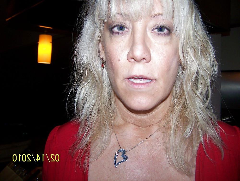 25P FUCKED HORNY MATURE