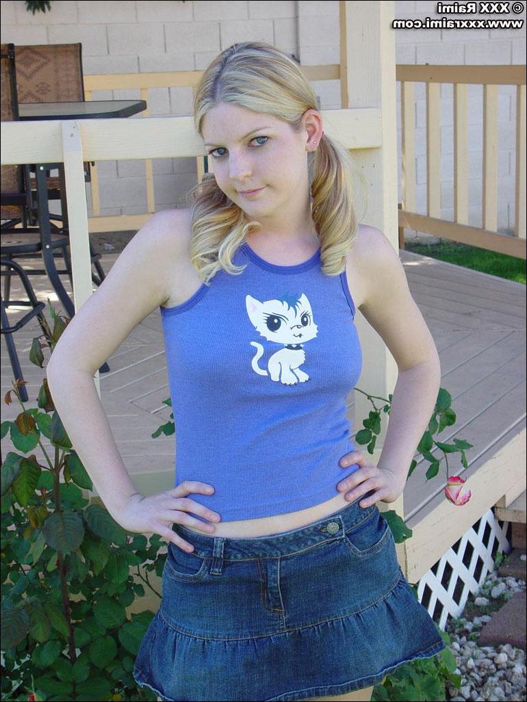 20P Pics of XXX Raimi giving you a striptease outside