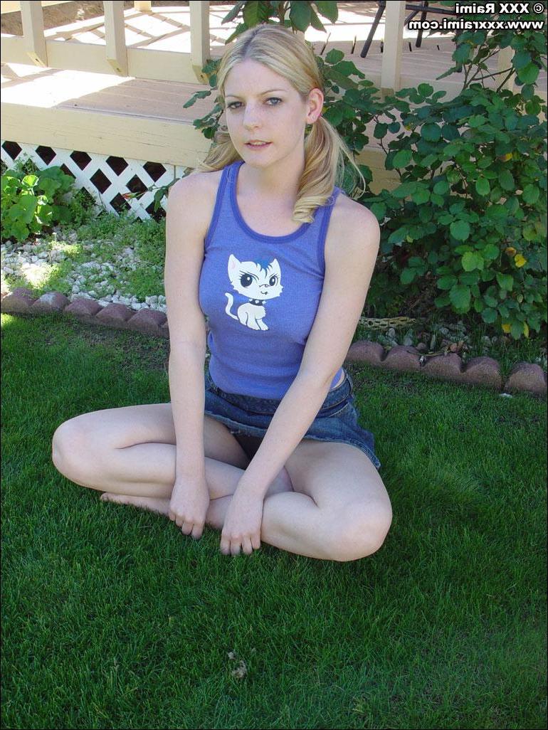 20P Pics of XXX Raimi giving you a striptease outside