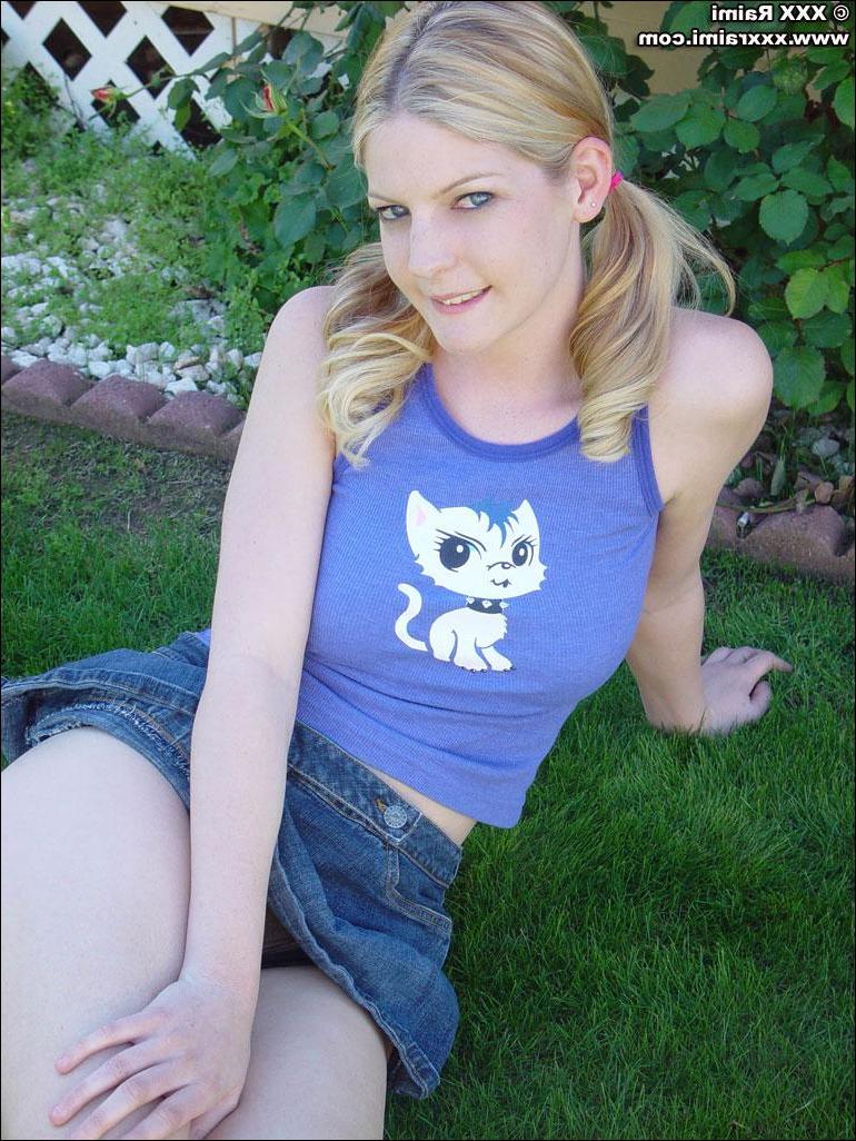 20P Pics of XXX Raimi giving you a striptease outside