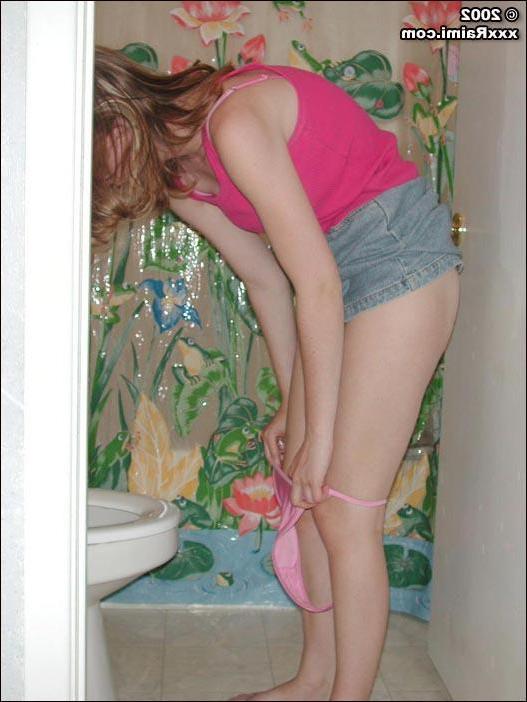 20P Pictures of XXX Raimi admiring her pussy in a mirror