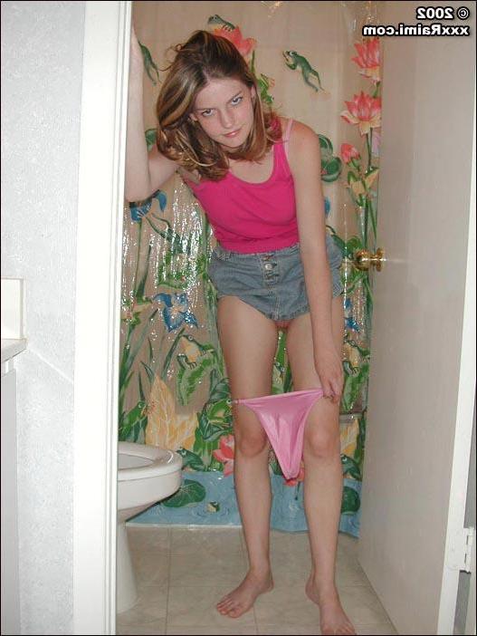 20P Pictures of XXX Raimi admiring her pussy in a mirror