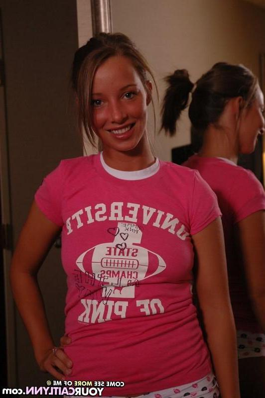 15P Pictures of teen model Your Caitlynn checking herself out in a mirror