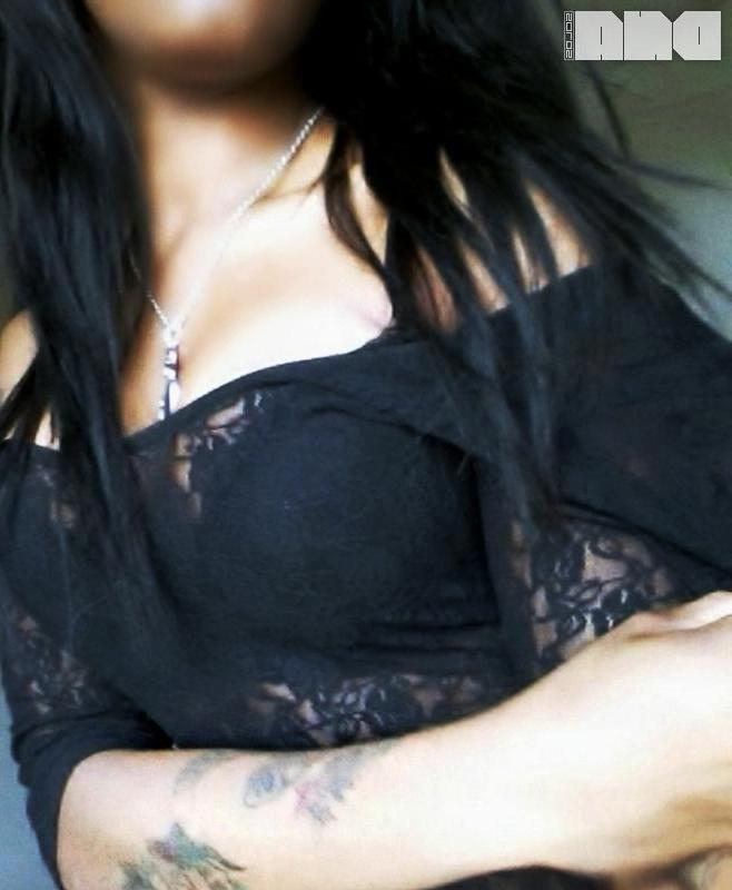 15P Ebony model Tori Sloan shows you her perky boobs