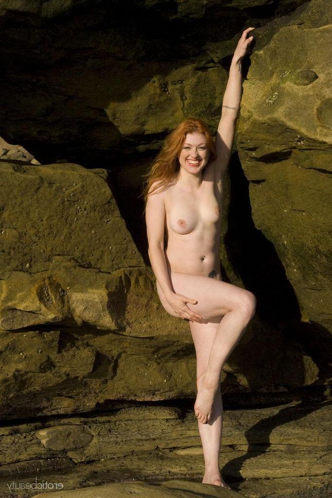 16P Beautiful redhead Ginger R gets completely naked at the beach