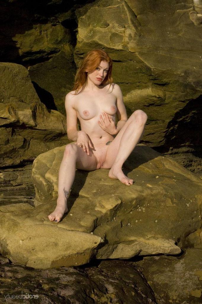 16P Beautiful redhead Ginger R gets completely naked at the beach