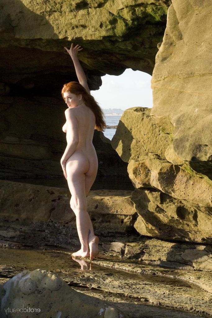 16P Beautiful redhead Ginger R gets completely naked at the beach