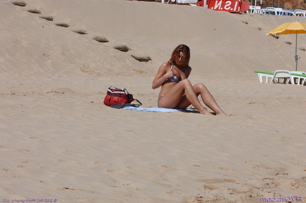 20P Pics of Ivana strutting around in a bikini