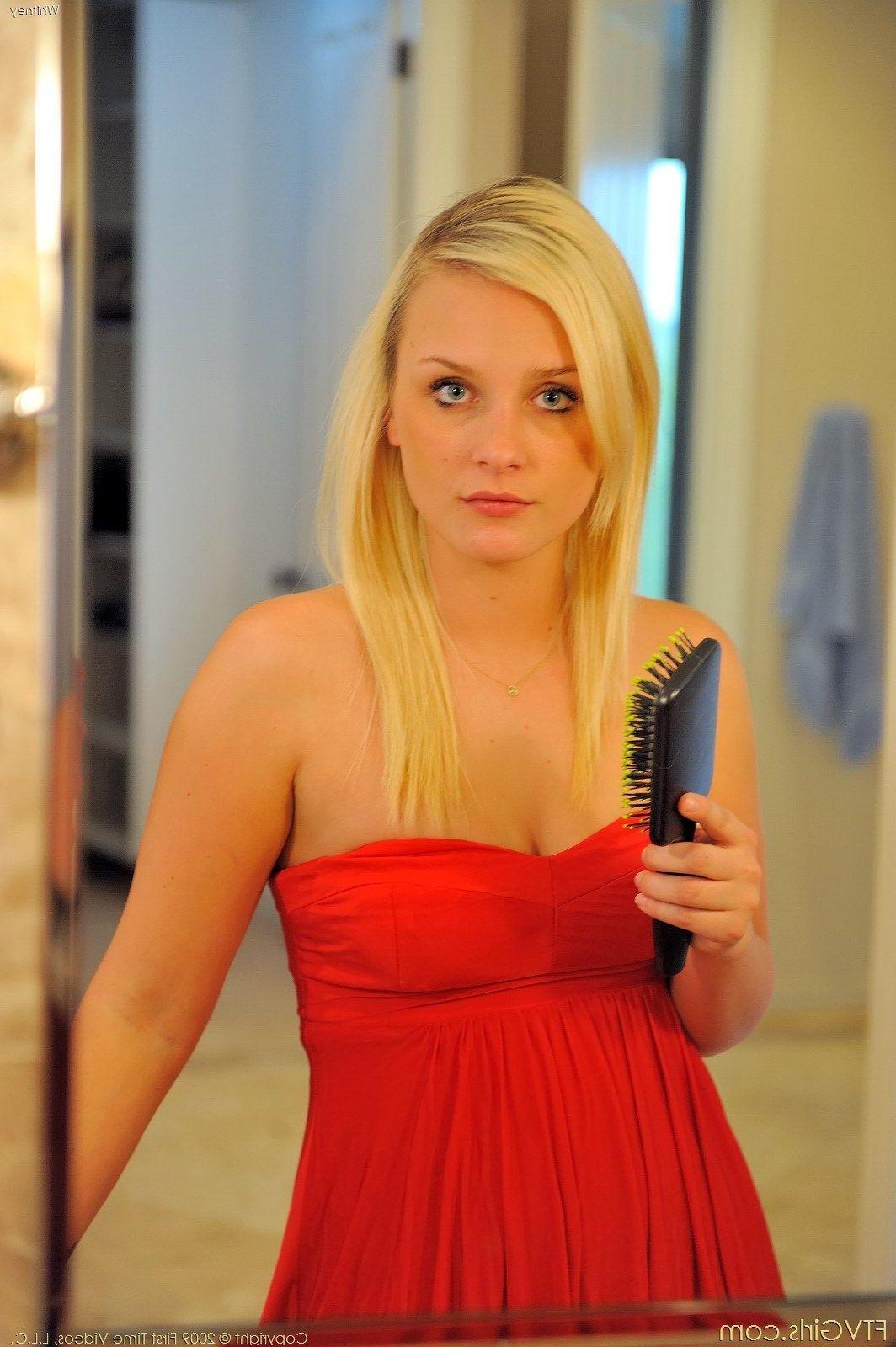 15P Pictures of a hot blonde teen masturbating in the bathroom