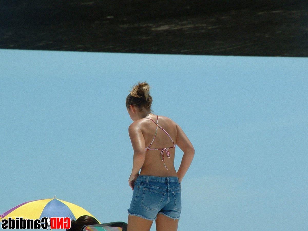 12P Pictures of hot teens in bikinis