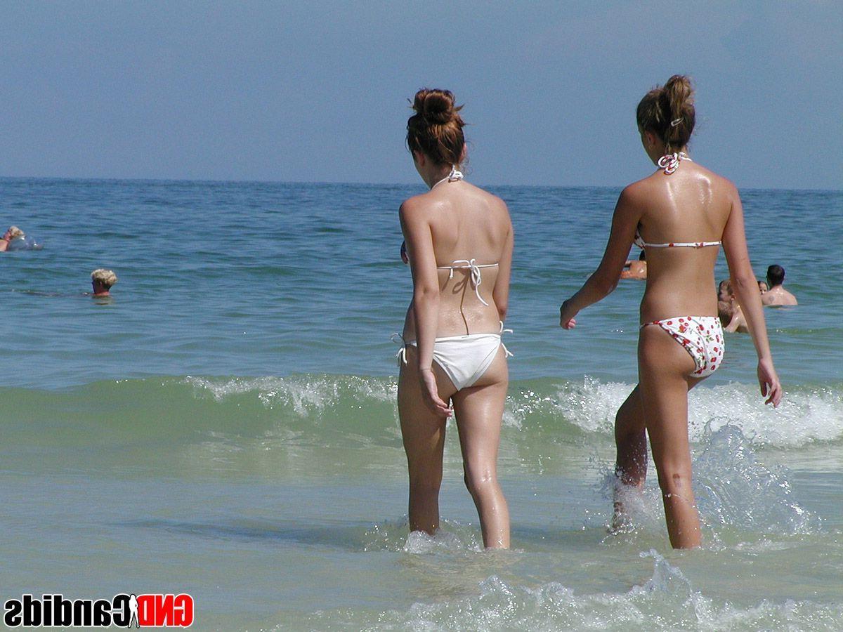 12P Pictures of hot teen girls in bikinis