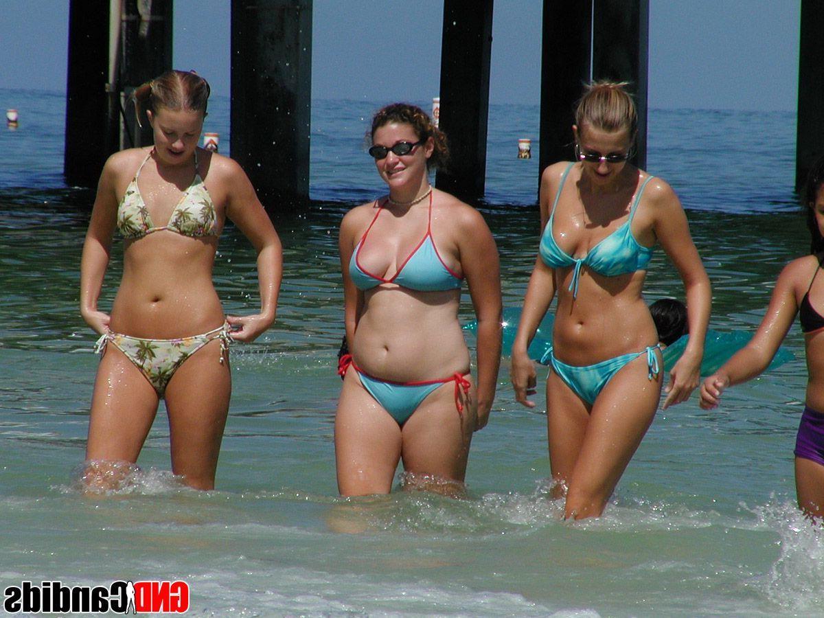 12P Pictures of hot teen girls in bikinis