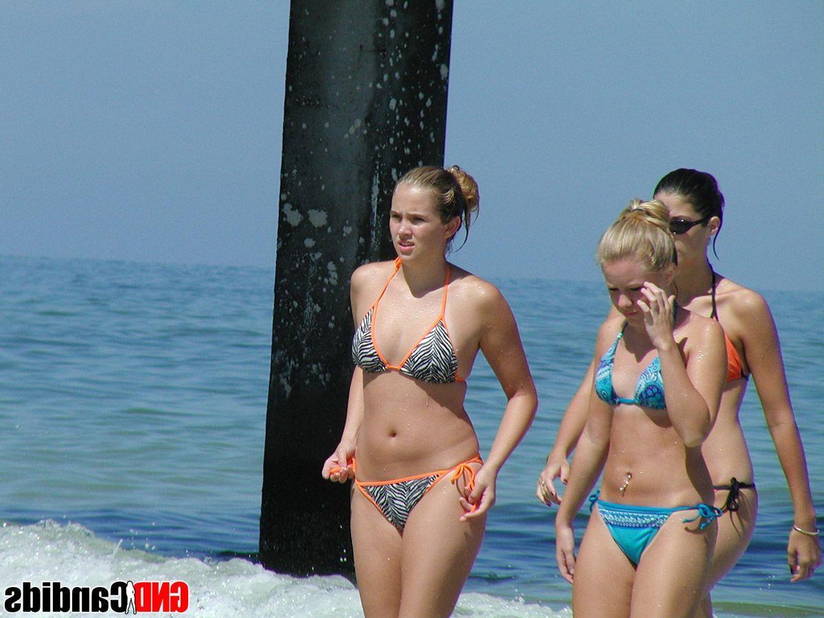 12P Pictures of hot teen girls in bikinis