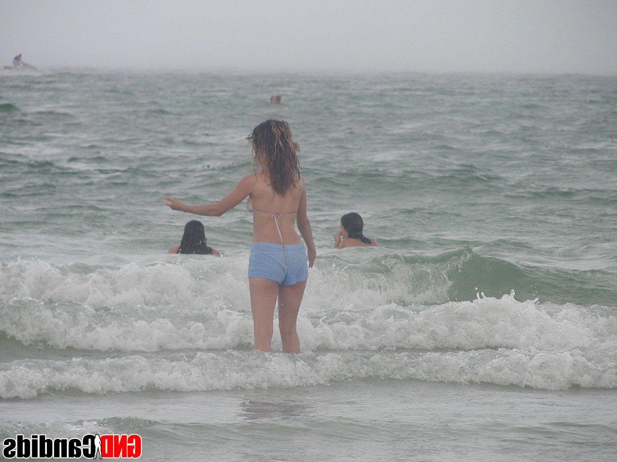 12P Pictures of hot beach teens in bikinis