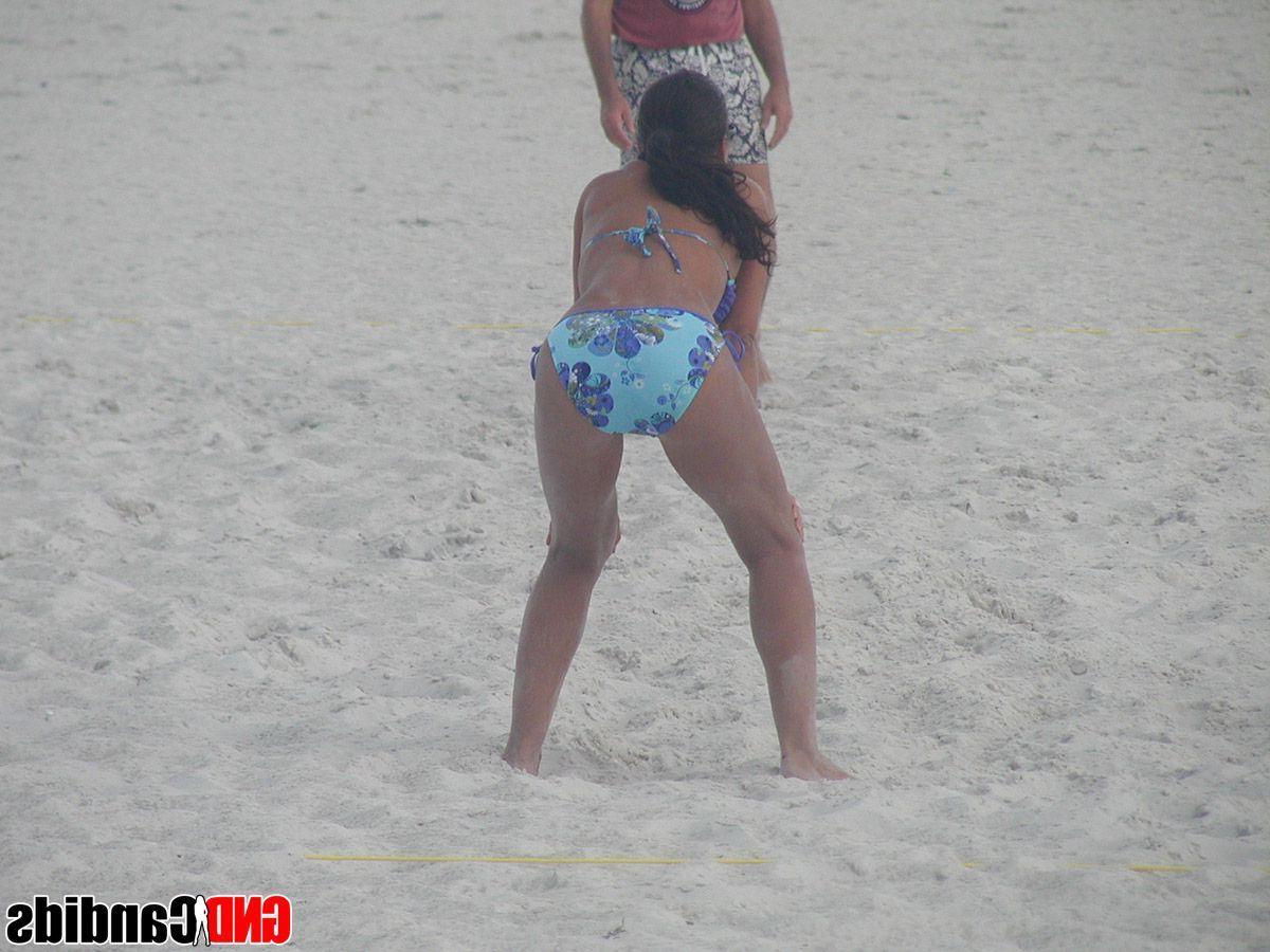 12P Pictures of hot beach teens in bikinis
