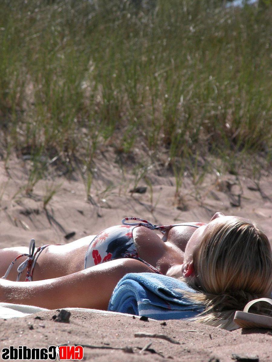 12P Pictures of gorgeous teen girls in bikinis