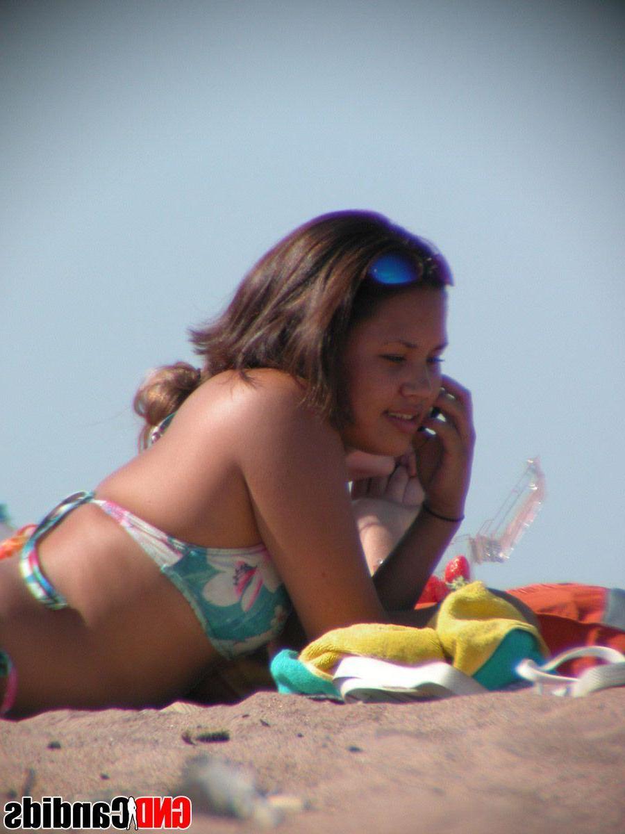 12P Pictures of gorgeous teen girls in bikinis