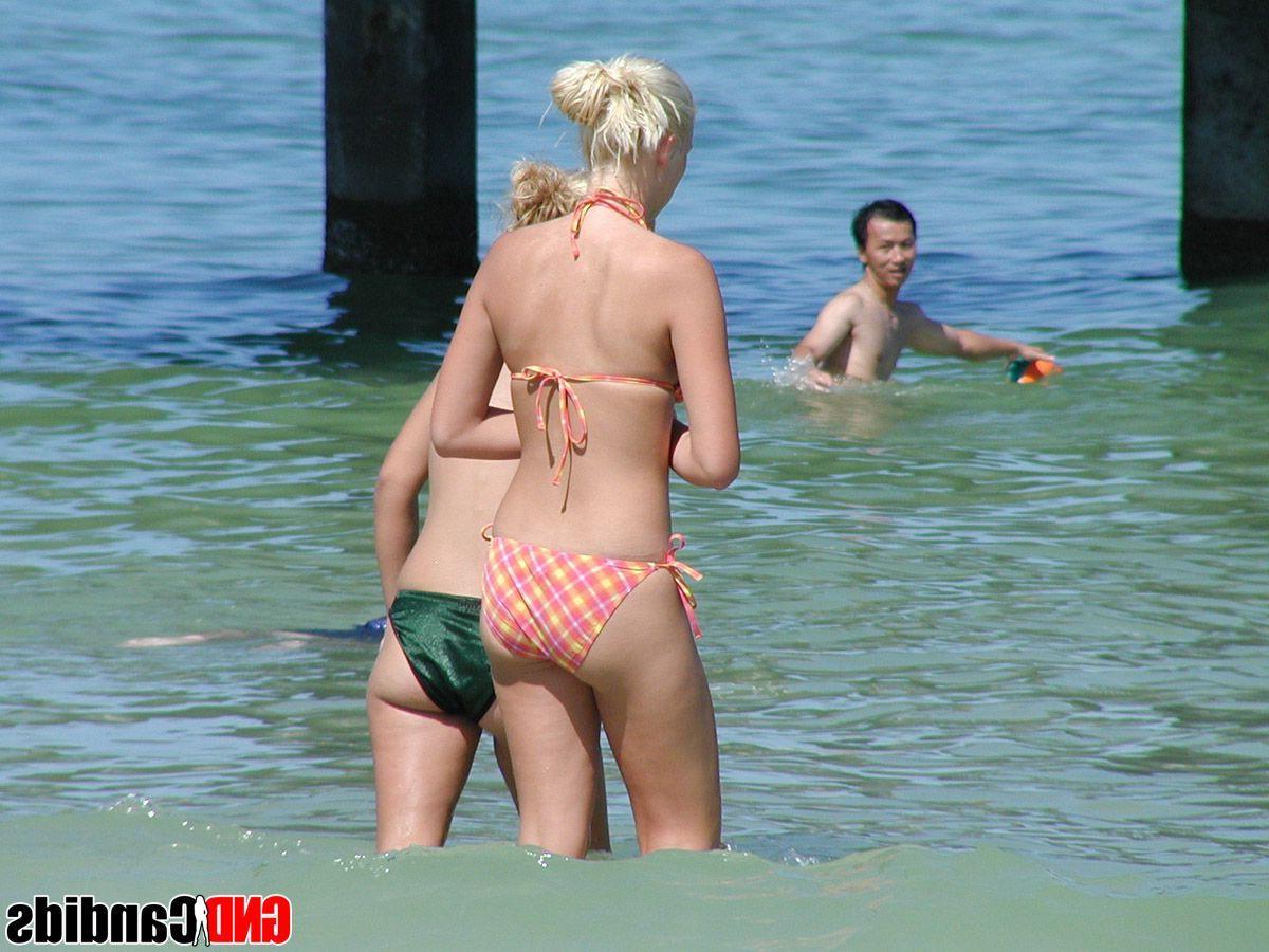 12P Pictures of hot teens in bikinis