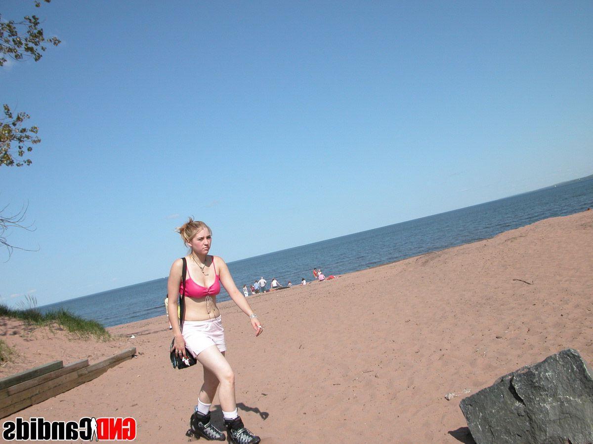 12P Pictures of hot teens in bikinis