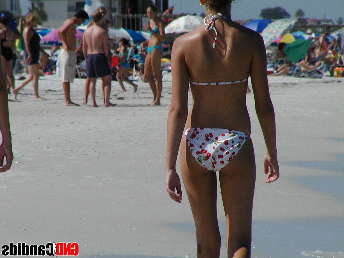12P Pictures of hot teens in bikinis