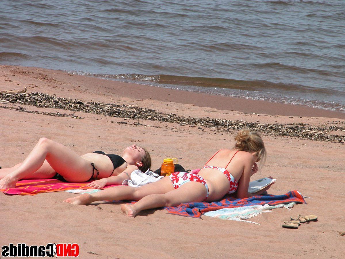 12P Pictures of hot teen girls in bikinis