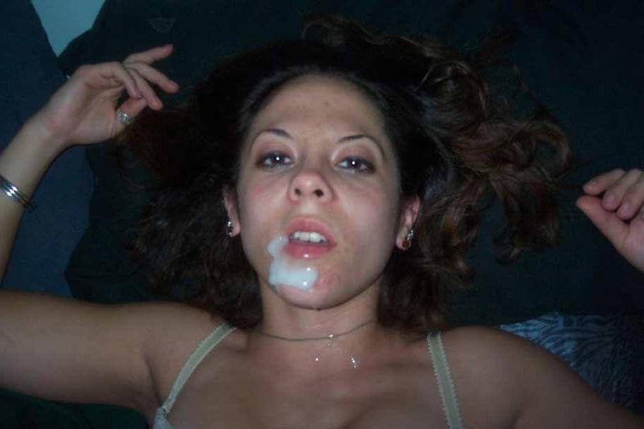 15P Pictures of horny gfs slurping the jizz