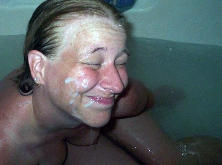 15P Pictures of girlfriends bathing in warm sticky goo
