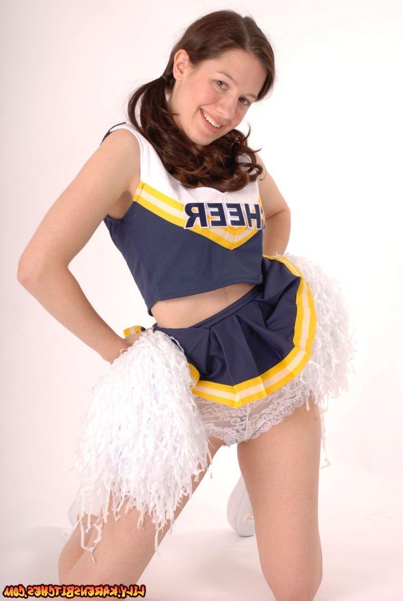 20P Pictures of a cheerleader getting naked