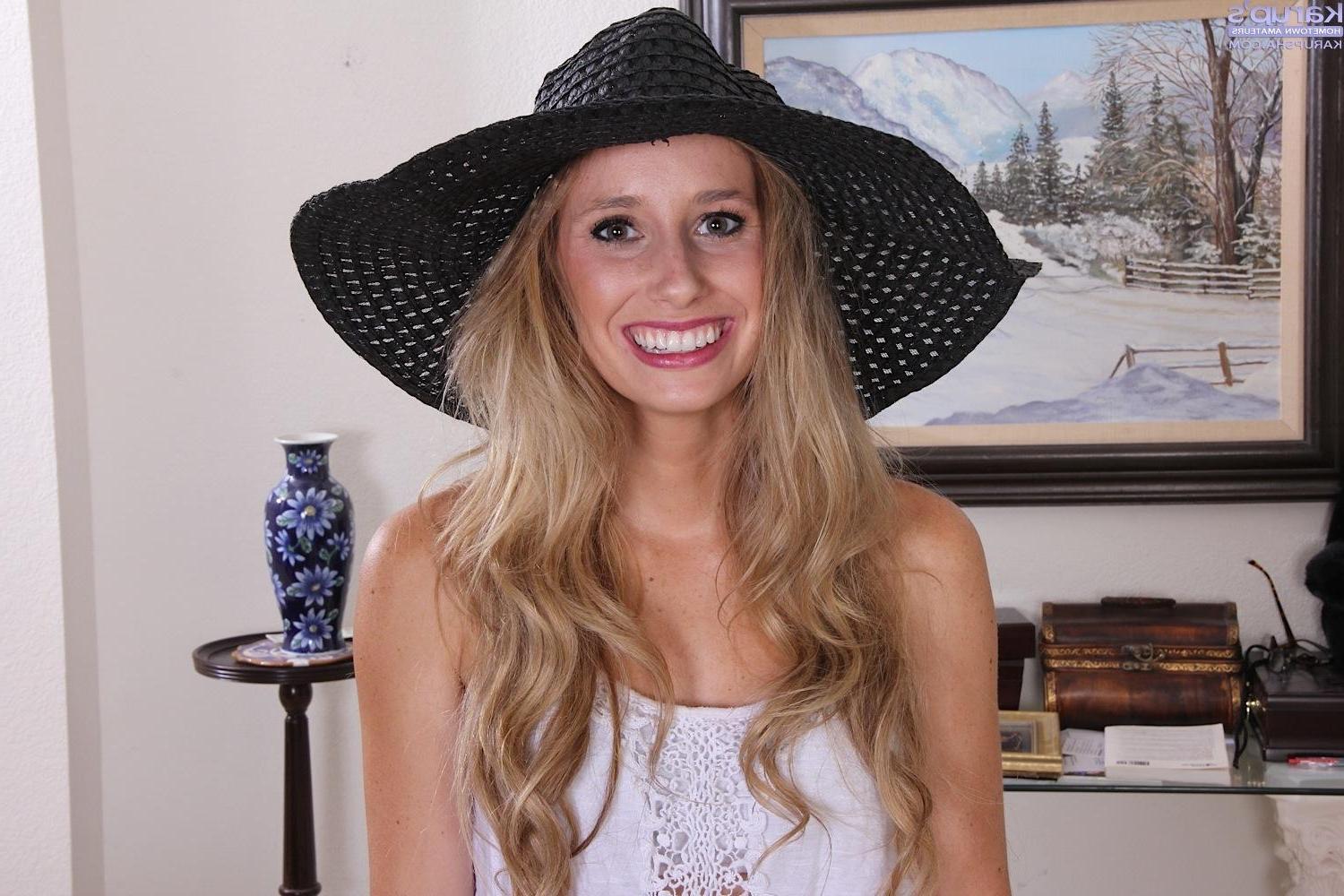 15P Hot teen Piper Candlewick spreads her tight pussy for you