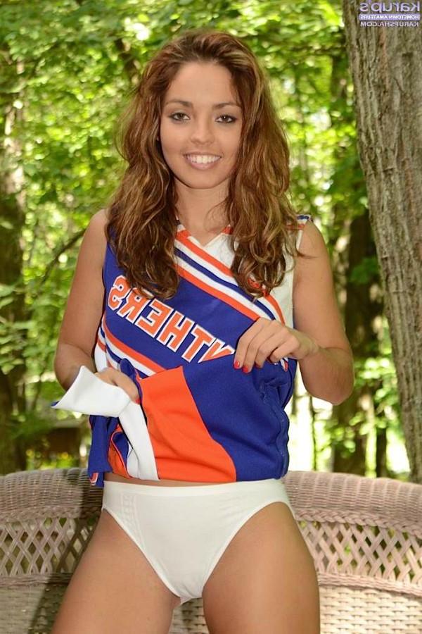 15P Gorgeous coed Sofia peels off cheerleader uniform